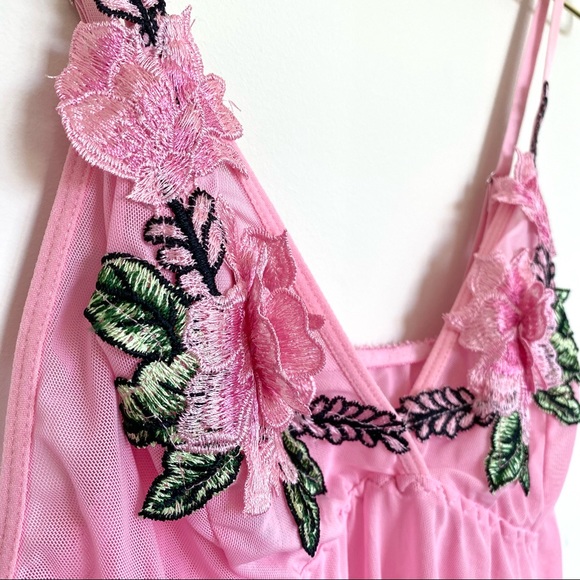 🌸NWOT Size M Pink Mesh 3D Lace Babydoll Nightgown - Picture 5 of 9